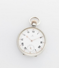 Kapesní hodinky z obecného kovu značky Omega. Starožitnost z nabídky Antique Kaprova.